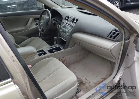 2007 Toyota Camry Hybrid z USA, uszkodzony, nr VIN JTNBB46K773010418